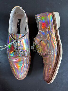 MIISTA Hologram Pointed-Toe Oxfords